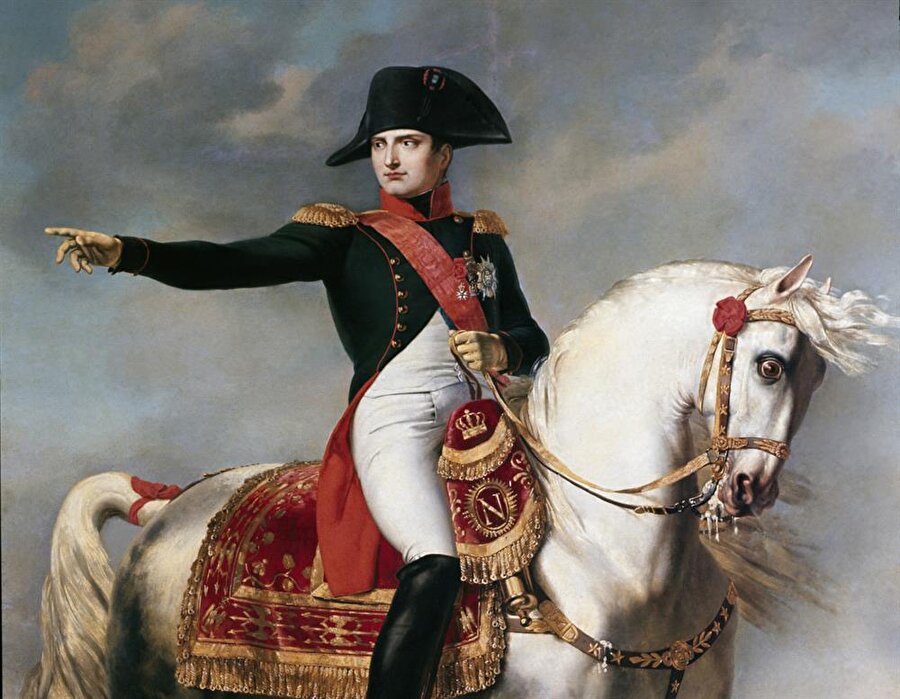 Fransız asker ve devlet adamı Napoleon Bonaparte
"İnsanları yücelten iki büyük meziyet vardır: Erkeğin cesur kadının namuslu olması. Bu iki meziyetin yanında hem erkeği hem de kadını şereflendiren bir meziyet vardır. İcabında tereddütsüz canını feda edebilecek kadar vatanına bağlı olmak. İşte Türkler bu meziyetlere ve fazilete sahip kahramanlardır. Bundan dolayıdır ki Türkler öldürebilir, lakin mağlup edilemezler."