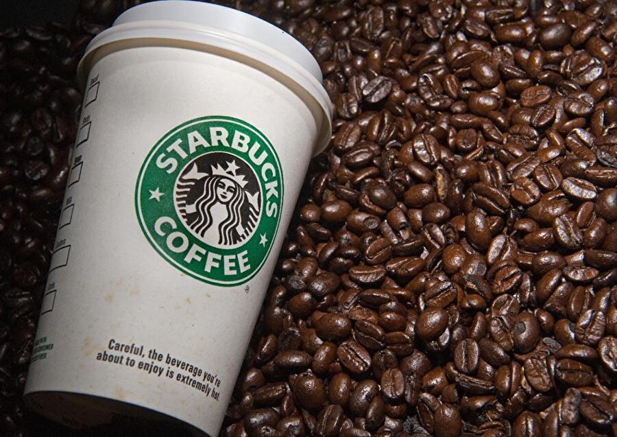 Starbucks'ın CEO'su Howard Schultz, 1983 yılında iş gezisi için gittiği Milano'da İtalyanların kahve hazırlamayı bir sanata dönüştürdüklerini fark etti ve İtalyan espresso barlarını Amerikan modeline uyarlamaya karar verdi.