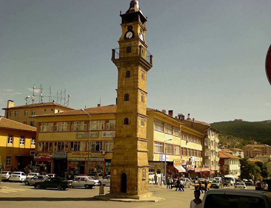 Ölçme ve denetleme çabalarının bir sonucu olarak "saat kuleleri"

                                    
                                    
                                    
                                    İnanmayanlar için:  Tokat, Bursa, İzmir, Amasya, Yozgat'a bakılabilir.
                                
                                
                                
                                