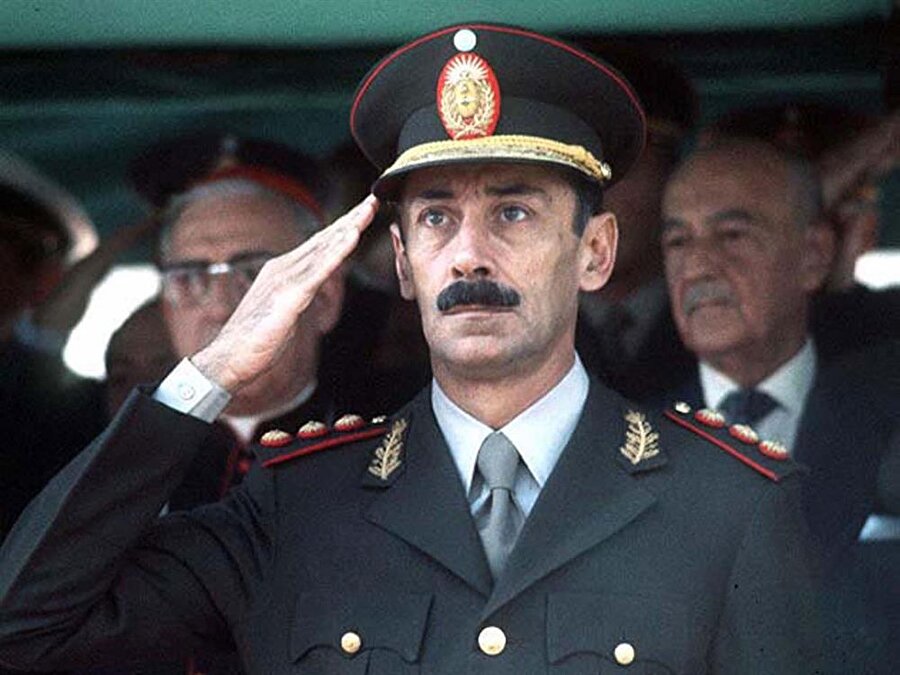 Jorge Rafael Videla (Arjantin’in de facto Devlet Başkanı)

                                    14 Mayıs 2013'te Wigan'a attığı golden 3 gün sonra hayatını kaybetti.
                                