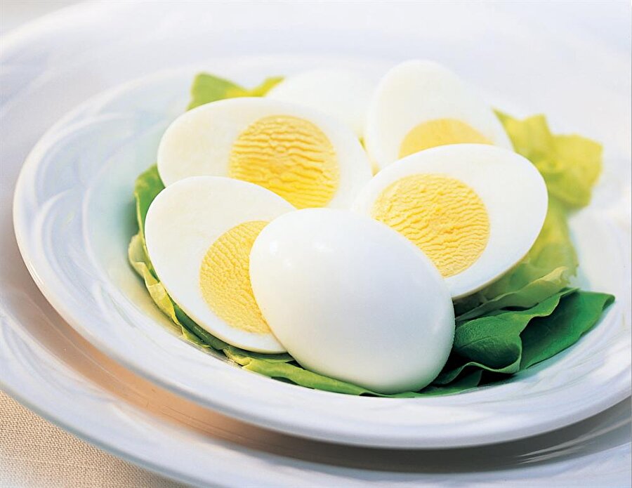 Yumurta
Yumurta sarısı katarakt gibi göz hastalıklarının oluşmasını en aza indirgiyor.