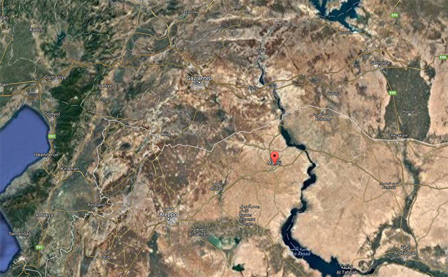 Münbiç nerede?

                                    Suriye'de Fırat Nehri'nin batısında. Türkiye'ye yakınlığı 30 km. Büyüklüğü 26 km2
                                
