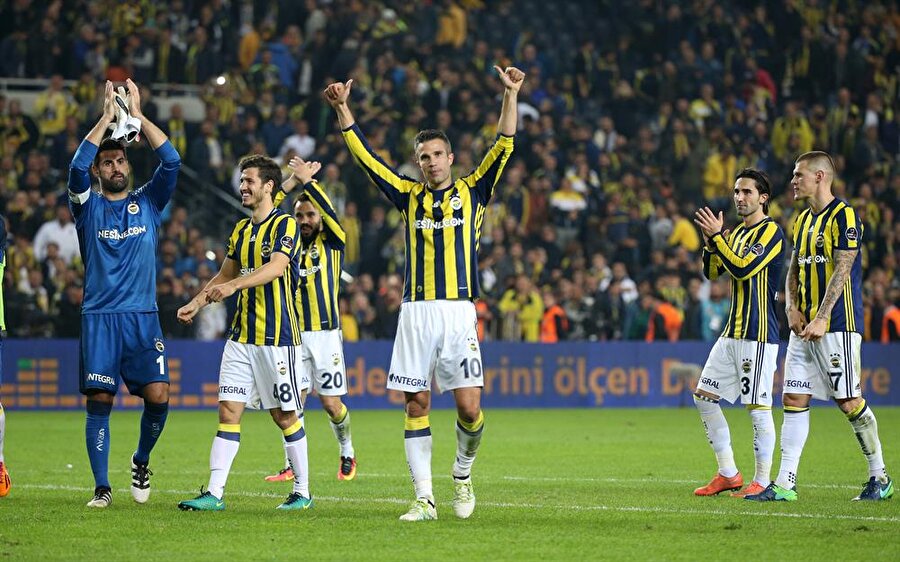 Son olarak deplasmanda Fenerbahçe’ye de 2-0 mağlup olan Galatasaray, Marsel İlhan’ın transferinden sonra oynadığı 2 maçtan da eli boş ayrılmış oldu.

                                    
                                    
                                
                                