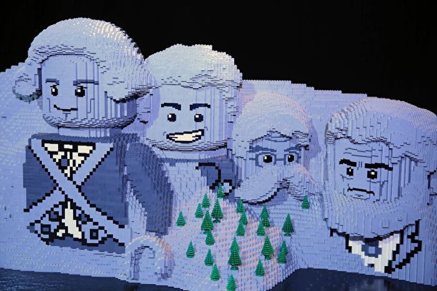 Her şeyle ilgili

                                    
                                    "Yaptığımız her şey matematiksel, hepsi kalıp tanımayla, cebir ile, geometriyle, yani her şeyle ilgili.”
                                
                                