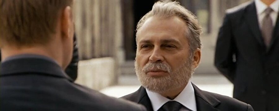 Haluk Bilginer
2009 yılında vizyona giren, çekimlerinin bir kısmının ülkemizde geçtiği The International (Uluslararası) adlı filmde rol alan usta oyuncumuz, filmde Clive Owen'a karşı oynamıştır.
Ayrıca The Reluctant Fundamentalist ve Buffalo Soldiers filmlerinde de yer almıştır.