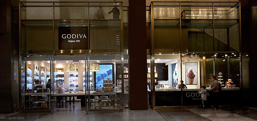 Godiva

                                    1926'da Joseph Draps'in kurduğu; 84 ülkede 450 butik mağazası olan Godiva, 2007'de Yıldız Holding tarafından 850milyon $'a satın alınmıştır.
                                