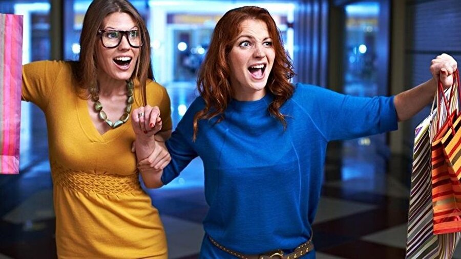 İlgi duyduğunuz mağazalar tetikliyor

                                    
                                    Özellikle sevdiğiniz markaların internet sitesi ve mağazalarını ziyaret ettiğinizde, hormonlarınız alışveriş yoluyla beynin ödül ve zevk merkezini harekete geçirerek mutluluk hissi veriyor.
                                
                                