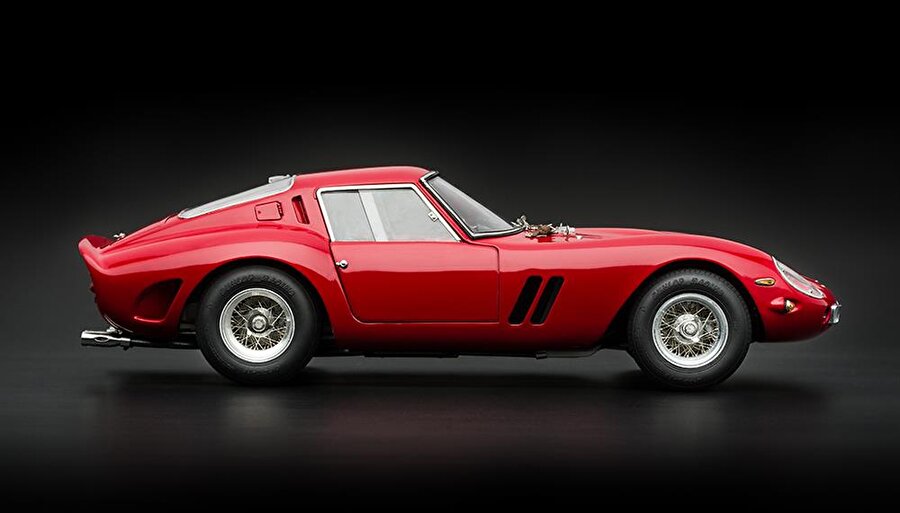 55.800.000 dolara satılan Ferrari 250 GTO bu parayla en pahalı araba unvanına ulaştı.