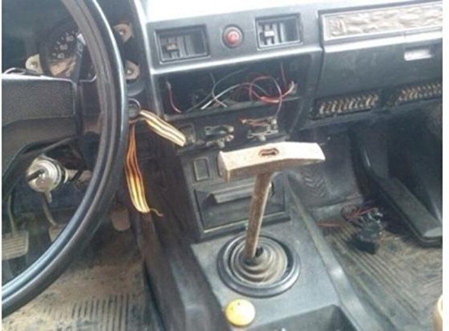 Vites kolu yerine çekiç
