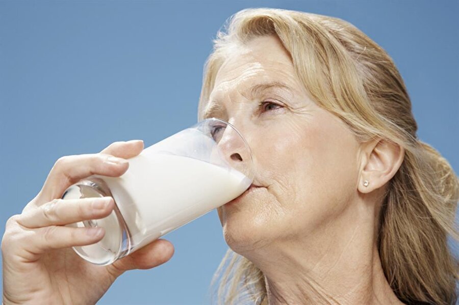 Mutlaka süt için
Kaç yaşında olursanız olun hayatınızdan sütü eksik etmeyin.