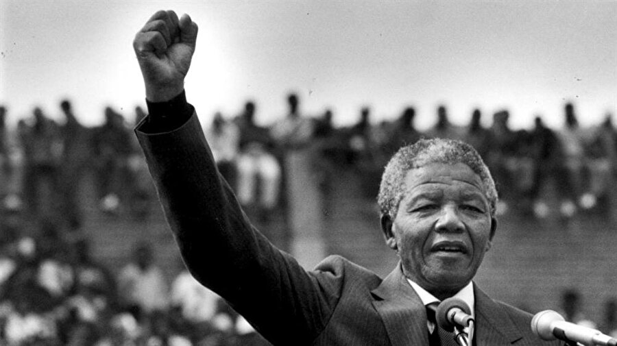 2013 yılında hayatını kaybeden Nelson Mandela’nın 80’li yıllarda hapisteyken öldüğüne inanılması, teorinin isim babalığını yapması için yeterli bir küresel olay.

                                    
                                