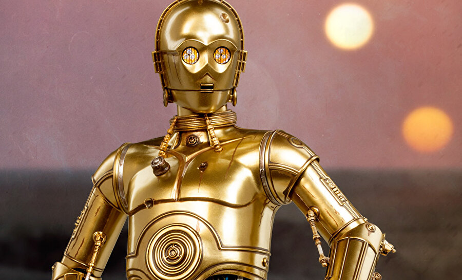 C3PO tamamen altın renginde değildi. Sağ bacağı gümüş rengiydi

                                    
                                