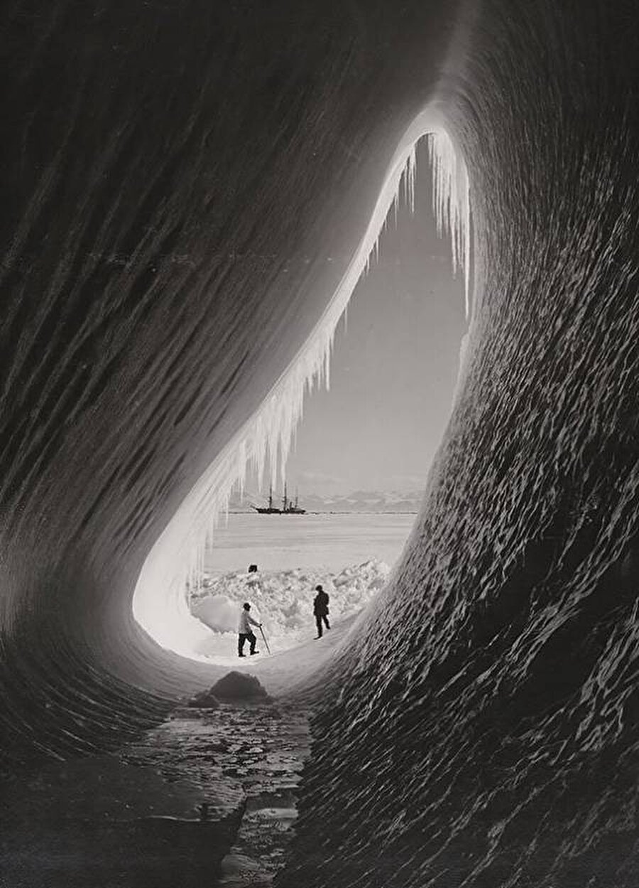 
                                    Antarktika'da bulunan buzdağının fotoğrafı, 5 Ocak 1911'de ödül aldı. 
                                