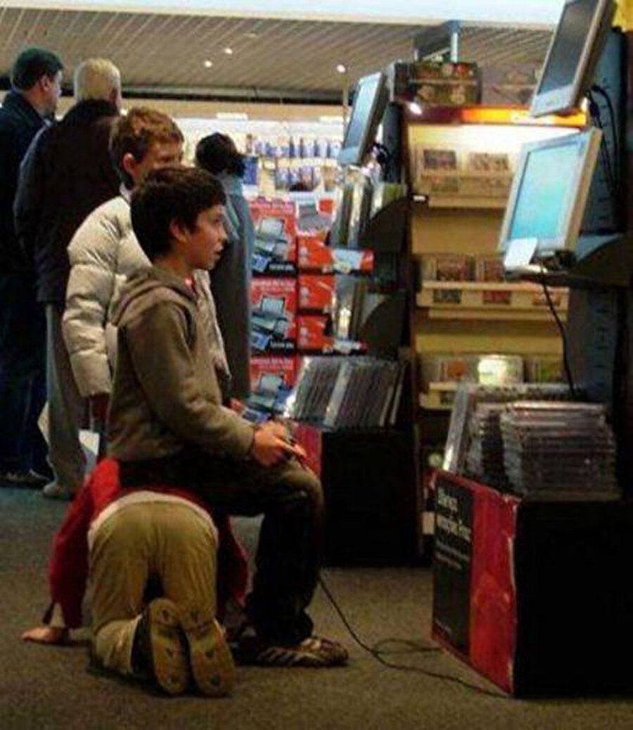 Başarınız için kendini feda eden...

                                    
                                