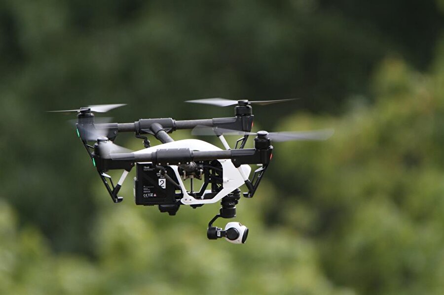 Atmosferik çalışmalar

                                    
                                    
                                    
                                    Çeşitli sensörlerle donatılan drone'lar, atmosferik çalışmalar sırasında da tercih edilebiliyor. Elbette bu İnsansız Hava Araçları'nın özel olarak kalibre edilmesi gerekiyor. 
                                
                                
                                
                                