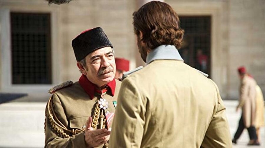 Selçuk Yöntem ise "Melih Paşa" olarak karşımıza çıkacak.

                                    Selçuk Yöntem de "Melih Paşa" rolüyle ilk defa bir Hollywood filminde yer aldı.
                                