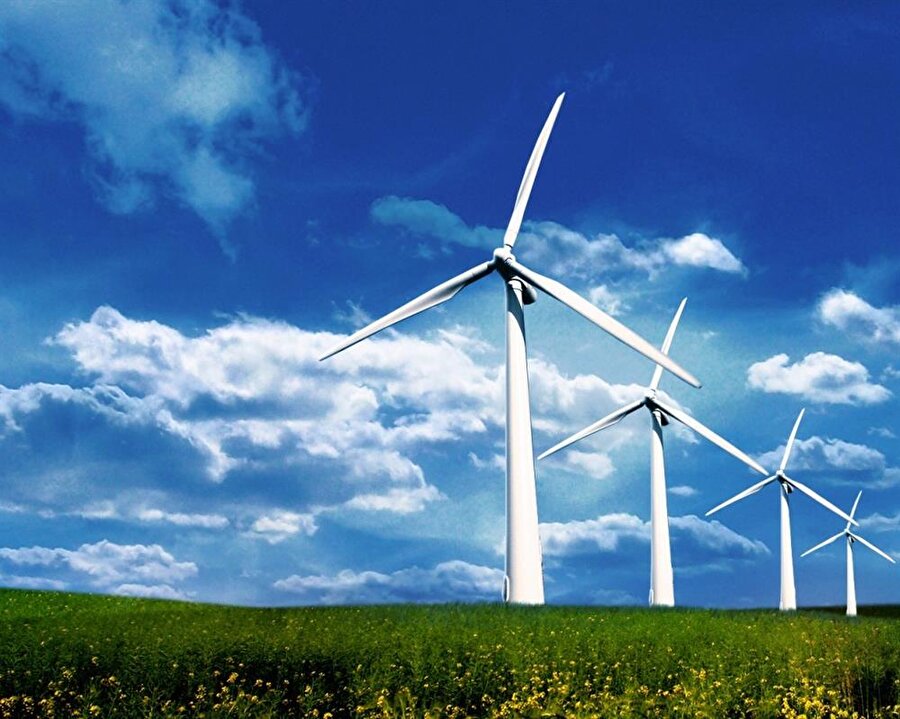 Toplamda 285 MW'lık temiz enerji elde edilecek

                                    Bu yatırım, Apple'ın Çevreden Sorumlu Başkan Yardımcısı Lisa Jackson'a göre çok önemli bir hamle. Lisa Jackson, şirketin temiz enerji konusundaki çalışmalarının rüzgar türbinleriyle devam edeceğini ifade ediyor. Rüzgar türbinlerine yapılan yatırımlar sayesinde toplamda 285 MW'lık temiz enerji elde edileceği de belirtilenler arasında.
                                