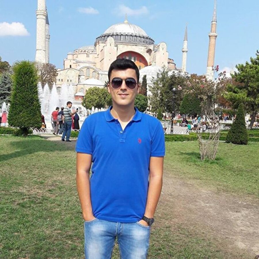 Şehit olmak istiyordu 
21 yaşındaki polis memuru Oğuzhan Duyar'ın annesi, oğlunun henüz 7 ay önce polis olduğunu ve hep şehit olmak istediğini söylüyor. 