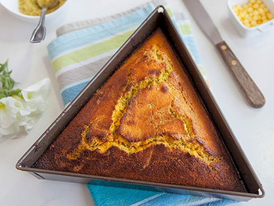 Fırını daha önceden ısıtmamalı ve keki fırına koyduktan sonra 180 dereceye ayarlamalısınız.​

                                    
                                    
                                    
                                    
                                    
                                    
                                
                                
                                
                                
                                
                                