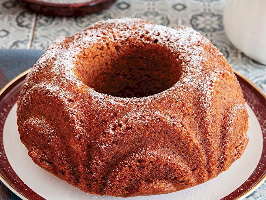 Pişen keki fırından hemen çıkarmayın. Fırın kapağını hafif açık bırakın.10-15 dk.içinde kalsın. Sonra fırından çıkarın ama kalıpta kalsın. Mutlaka kekin ılıması gerekiyor. Soğumaya yakın kalıbı ters çevirdiğinizde çok rahat çıkacaktır. Ilımadan çıkarmaya kalkışırsanız kek parçalanacaktır.​

                                    
                                    
                                    
                                    
                                    
                                    
                                
                                
                                
                                
                                
                                