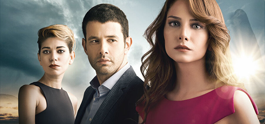 O Hayat Benim
Konusu: Mehmet Emir ve Hasret birbirine aşık iki gençtir. Ancak Hasret'in babası Yusuf, evlenmelerine karşı çıkar. Kızının hamileliği de ortaya çıkınca çıldırır ve iki genci ayırır, Mehmet Emir' e de Hasret'in öldüğünü söyler. Hasret doğum yapınca bebek elinden alınır. Yusuf, bebeği büyütmesi için yardımcısı İlyas'a teslim eder. Adı Bahar olur, İlyas'ın Efsun adında bir bebeği daha vardır. İlyas ve karısı Nuran, Efsun ve Bahar'ı kardeş gibi büyütürler. Aradan 20 geçer. Yusuf vicdan azabıyla Bahar'ı babası Mehmet Emir'e götürmeye karar verir. Gecekonduda büyüyen Bahar 'gerçek hayatına' kavuşacaktır nihayet. Hayal bile edemeyeceği servetin tek varisidir. Bahar Köşklerde oturacak, yatlarda gezecek, en iyi okullarda okuyacaktır… Kısaca parıltısıyla göz kamaştıran o hayat'ın sahibi olacaktır. Ancak kader buna izin vermemektedir, her şey bir anda ters yüz olur. Artık sadece Bahar'ın değil kimsenin 'hayat'ı eskisi gibi olmayacaktır.