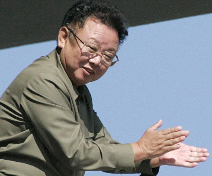 Eski Kuzey Kore lideri Kim Cong-il

                                    
                                    
                                    
                                    
                                    
                                    
                                    Eski Kuzey Kore lideri Kim, 1976 yılında geçirdiği helikopter kazasından sonra uçaklardan korkmaya başlamıştı. Seyahatlerini hep zırhlı trenle gerçekleştirdi.
                                
                                
                                
                                
                                
                                
                                