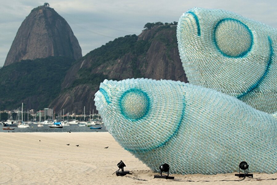 Pet şişelerden yapılan heykel / Rio de Janeiro