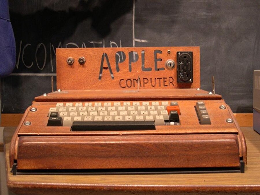 Apple'ın ilk bilgisayarı

                                    
                                