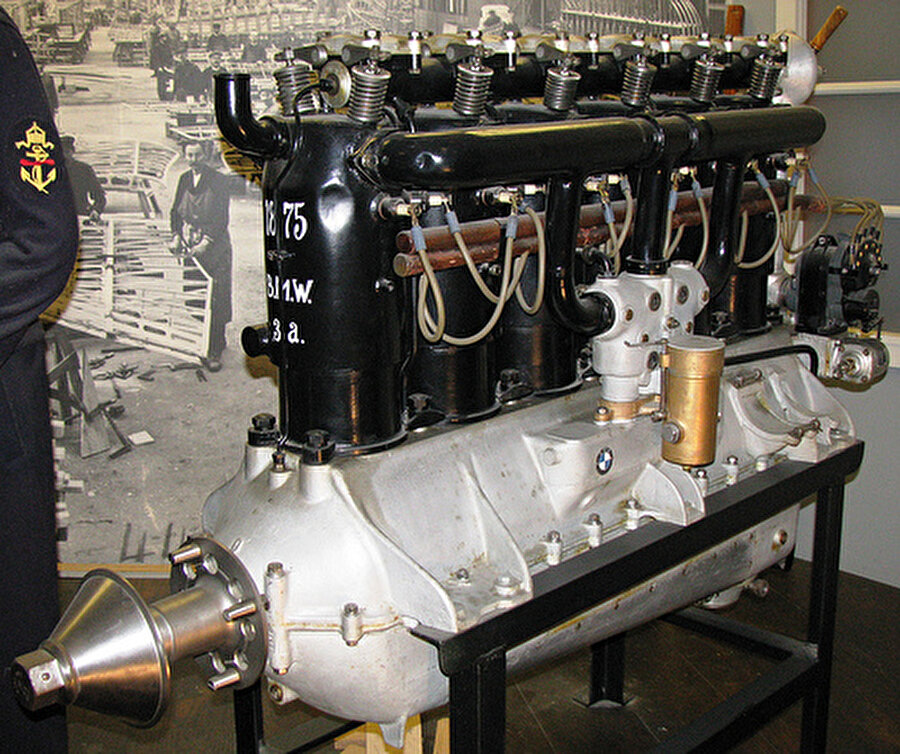 BMW, otomobil üretmeden önce uçak motoru üretiyordu

                                    
                                