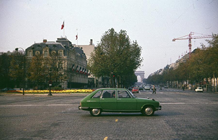Şanzelize Caddesi / Paris 1976 
