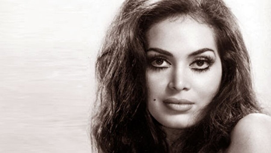 Dünyanın bir filmde en çok rol alan sinema oyuncusu 

                                    Böyle bir unvana sahip olan tek kişi Türkan Şoray'dır. Şoray bu zamana kadar toplamda 204 sinema filminde rol almıştır.
                                