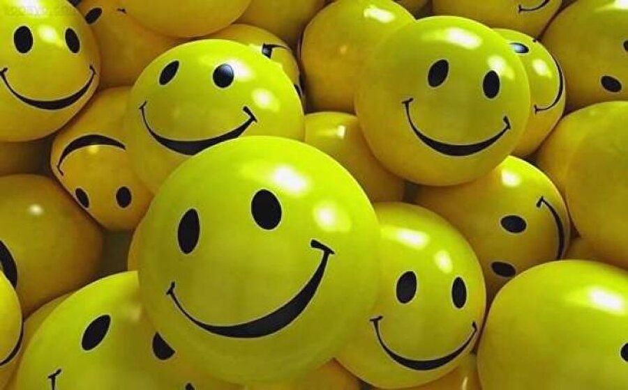 Smiley topları

                                    Bir buçuk senede 50 milyon satıldı.
                                