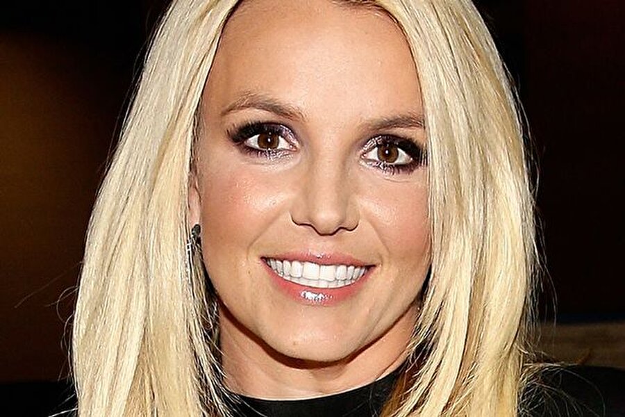 Haber yalanlandı!
Britney Spears'ın menajeri Adam Leber, ise haberin yayılmasının ardından ABD'nin CNN kanalına bağlanarak ünlü şarkıcının hayatta olduğunu ve hiçbir sağlık sorunu olmadığını açıkladı. 
