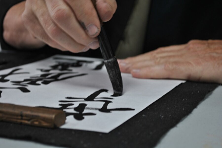 Dersten ibaret değil

                                    Japon okullarında, geleneksel el işi sanatları da öğretiliyor. 
                                
