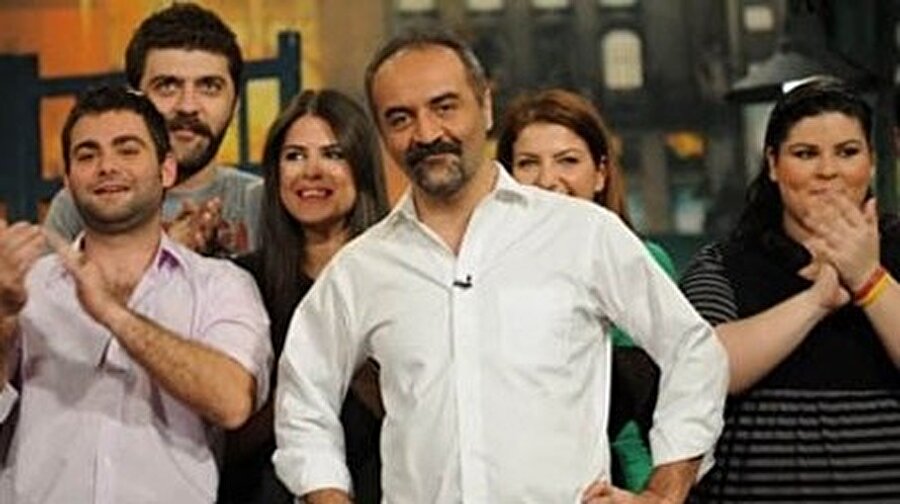  Şahin Irmak, Murat Eken, Ayça Erturan ve Zeynep Ender İge'de bu okuldan mezun olanlar arasındaydı.    

                                    
                                