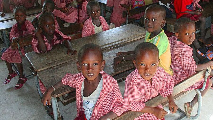 Gambiya

                                    Nüfus: 1.880.000 
Okuryazarlık oranı: % 51.1 

                                