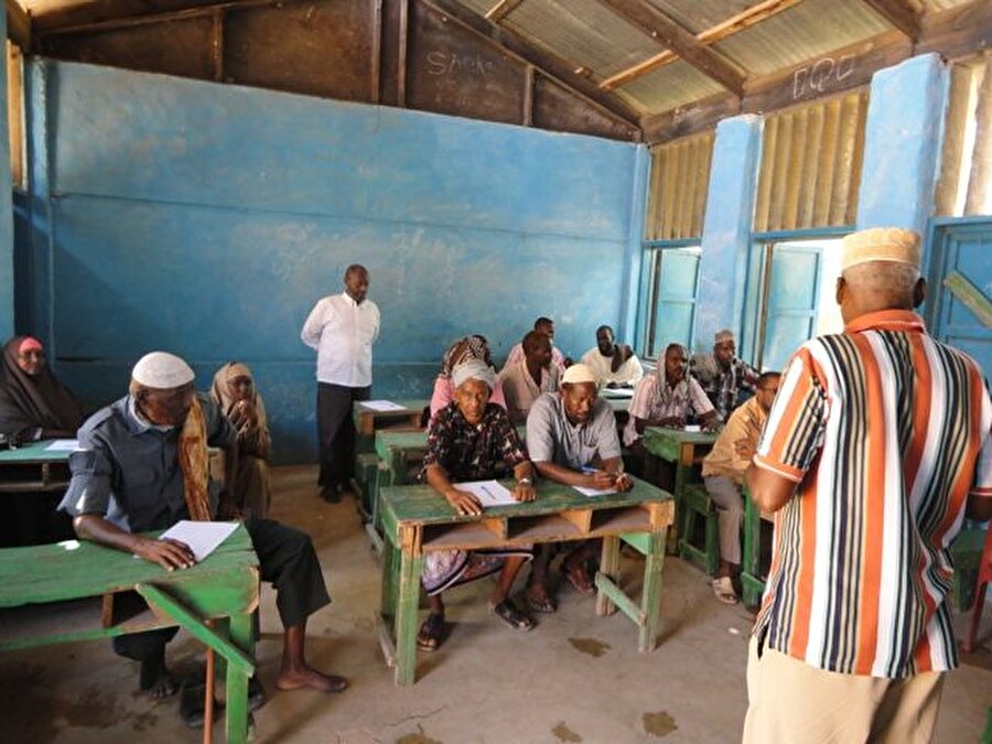 Somali

                                    Nüfus: 10,1 milyon 
Okuryazarlık oranı: % 37,8 

                                