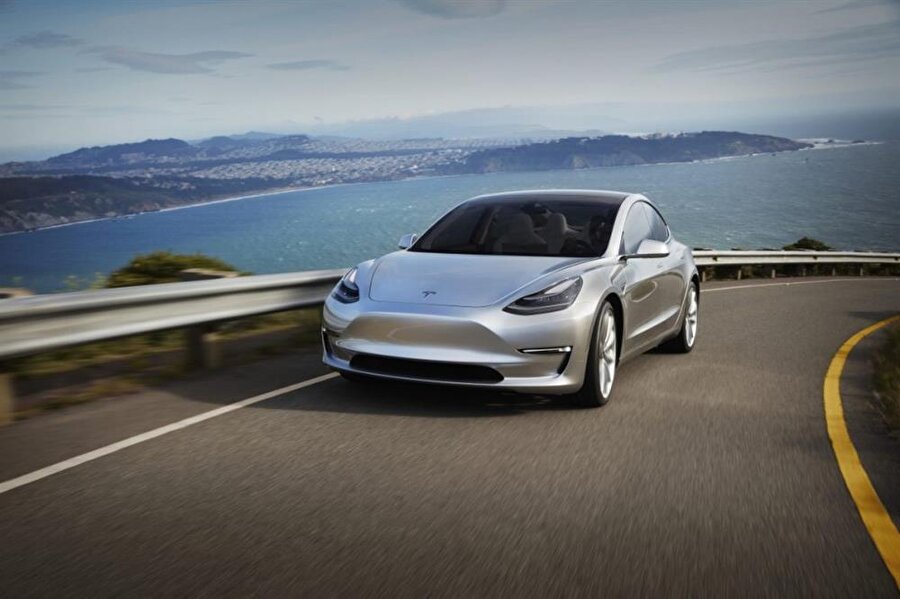 Tesla Model 3

                                    Yeni nesil elektrikli otomobilleriyle tanınan Tesla'nın nispeten ekonomik fiyatlı aracı Model 3 bu yıl en çok aratılan otomobiller listesinde yer aldı.
                                