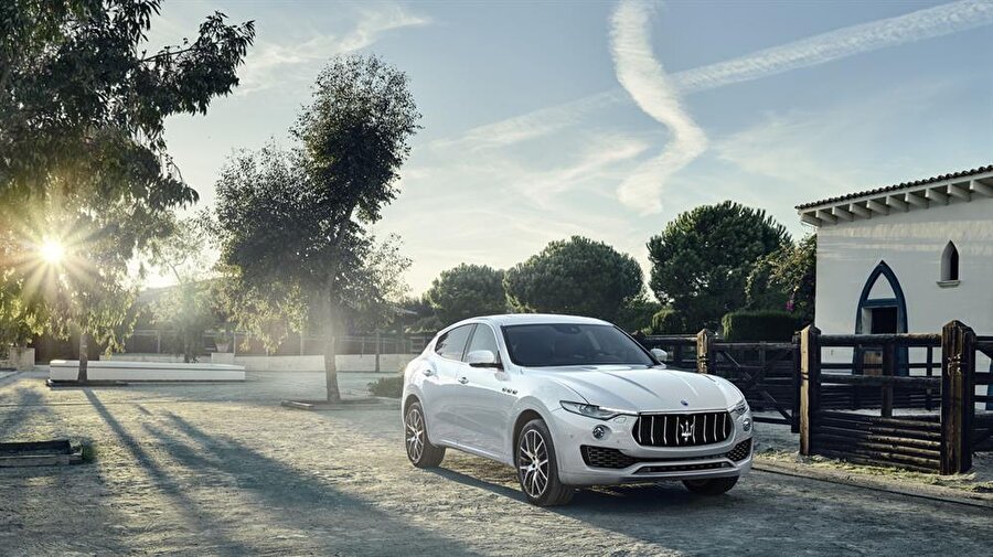 Maserati Levante 

                                    Bu yıl Cenevre Otomobil Fuarı kapsamında yeni modeli tanıtılan Levante, Maserati'nin en çok arananları arasında.
                                