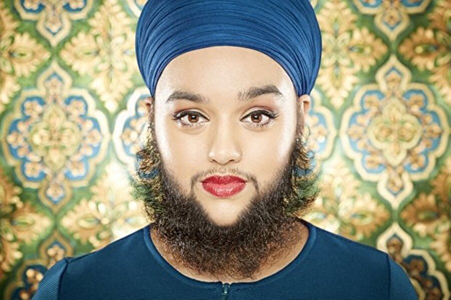 Harnaam Kaur
İngiltere'de yaşayan 25 yaşındaki Harnaam Kaur ise dünyanın en genç sakallı kadını olma rekoruna sahip.