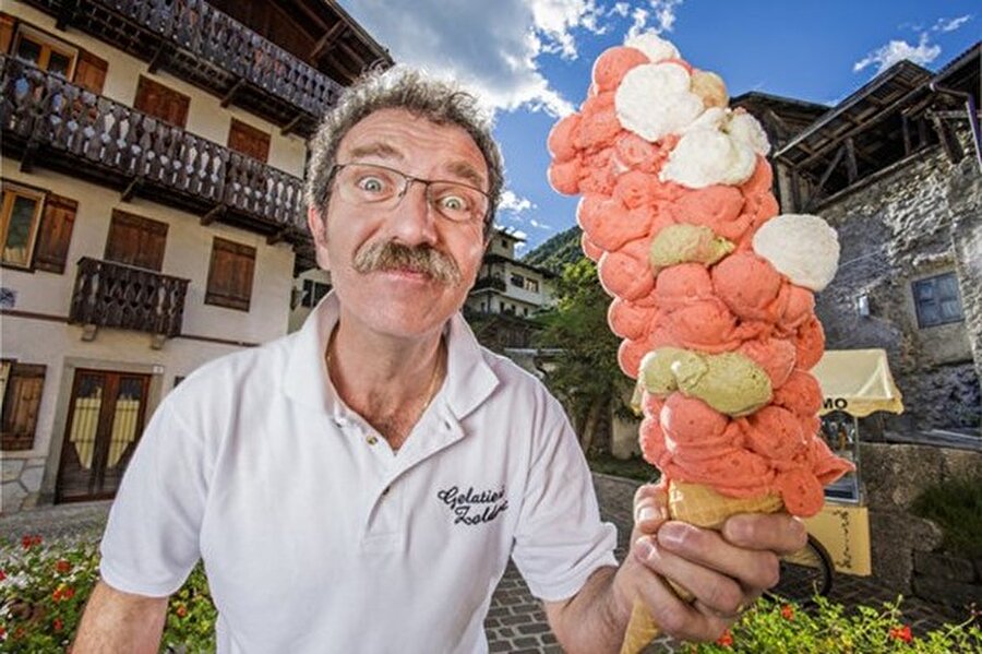 Panciera'nın bir diğer rekoru ise külahta en fazla dondurma topunu dengede tutabilen kişi olması. Tek bir külah üzerinde 121 top dondurmayı, devrilmeden tutabiliyor.