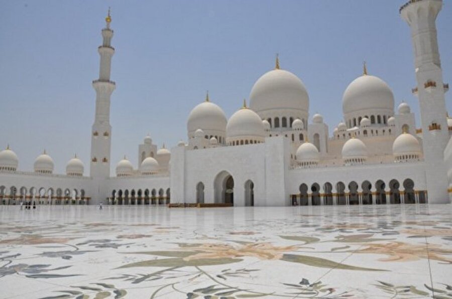 Şeyh Said Cami - Abu Dhabi, Birleşik Arap Emirlikleri

                                    
                                    
                                    Cami, ziyaretçilerine yalnızca İslam kültürünü sergilemek için değil ayrıca diğer dinlerle karşılıklı etkileşimi desteklemek amacıyla inşa edildi.
                                
                                
                                