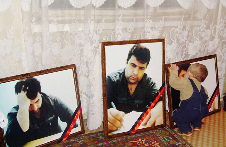 Öldürülen Azerbaycanlı gazeteci Elmar Huseynov’un oğlu
