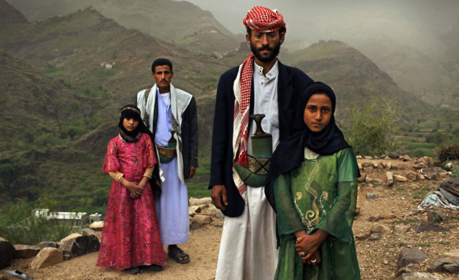 Afganistanlı çocuk yaşta evlendirilmiş Tehani ve Ghada

