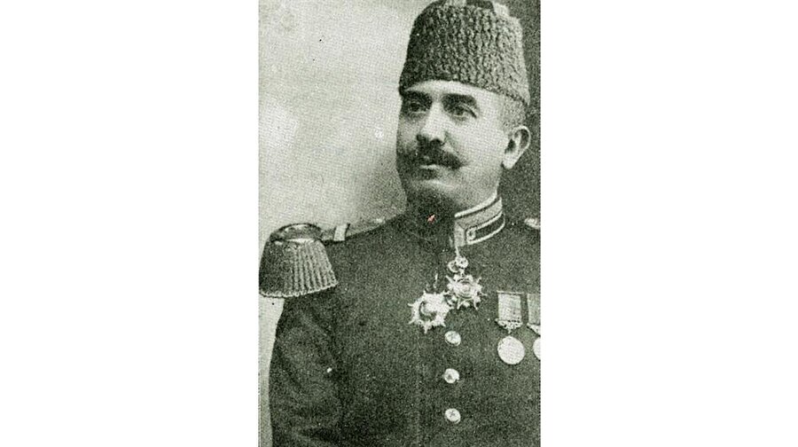 Legal-illegal ayırmadan… İktidar aleyhinde çıkan sesleri susturmakla görevli komitacıların önde gelenlerinden İsmail Hakkı Tekçe, Mustafa Kemal’in emrinde rejimin korunması adına legal-illegal her türlü faaliyet içine yer almıştır. (Tekçe: Çağdaş Türkiye Tarihi, 3. Cilt, Pars Tuğlacı.)