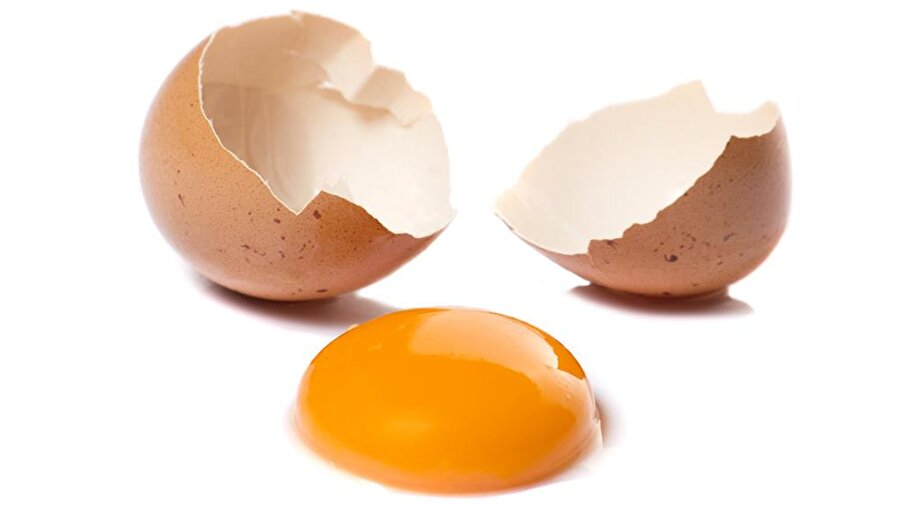 63 kalori
Bir orta boy yumurta yaklaşık 63 kaloridir. Bu nedenle diyet yapanlar yumurtayı günlük programları içine rahatlıkla alabilir. 