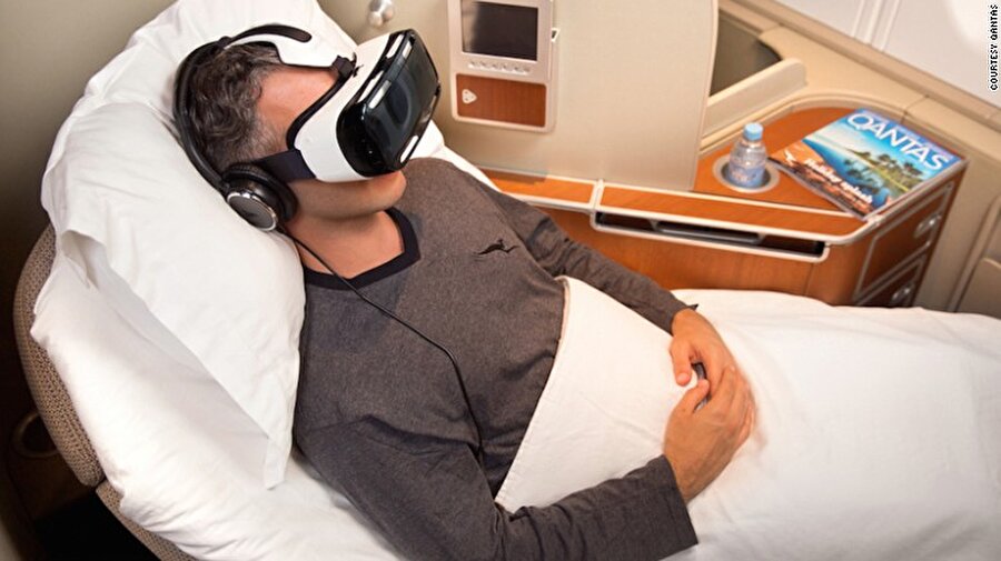 Çok amaçlı havayolu koltuğu

                                    Uçuş koltukları da gittikçe çeşitleniyor. VR gözlükle seyahat ettiğinizi düşünsenize! Quantas isimli havayolu firması bunu şu anda hayata geçirmiş durumda. Eğer siz de Avustralya'ya uçarsanız bu uçuş keyfini yaşayabilirsiniz.
                                