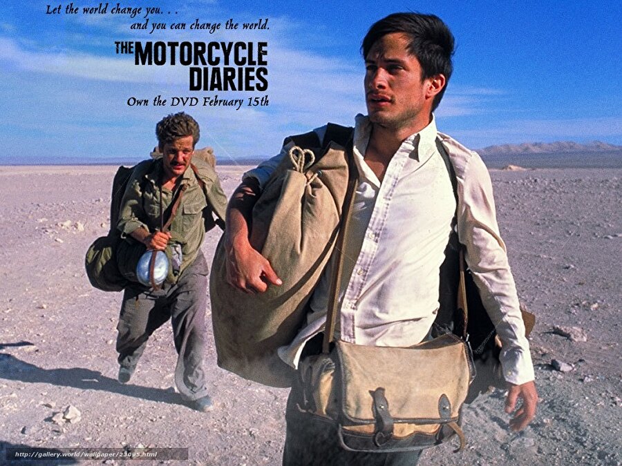 Diarios de Motocicleta (Motosiklet Günlüğü)

                                    2004 yılında yayınlanan fakat anlattığı tarihin 1950'li yıllar olduğu bir filmdir. Che Guevara ve onun arkadaşı Alberto Granado'nun bir motosiklet ile Latin Amerika ülkelerinin hepsini gezmeye çıkmasını konu alan güzel bir filmdir. 
                                