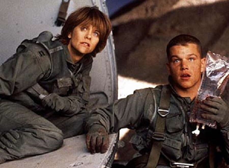 Ateş Altında Cesaret (1996) / IMDb: 6.6

                                    Körfez Savaşı sırasında kurtarılan bir Amerikan askeri.
                                