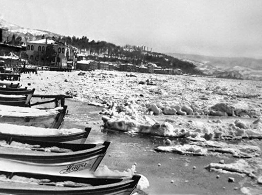 İstanbul Boğazı�nın donduğu 1954 kışının hafızalardan silinmeyen